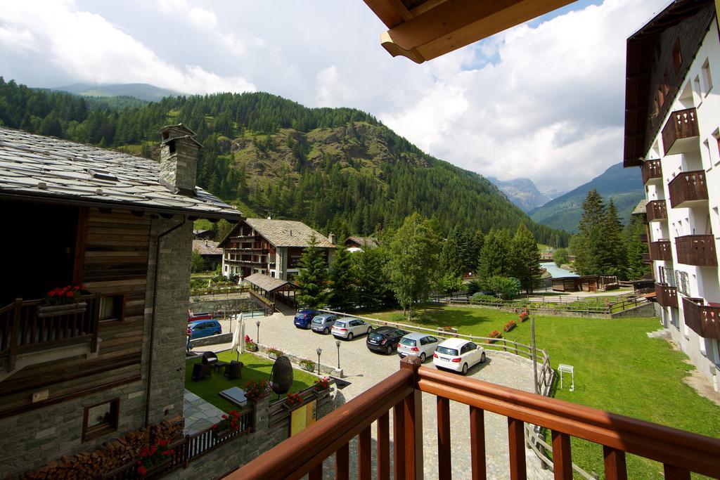 Hotel L' Aiglon Champoluc Zimmer foto